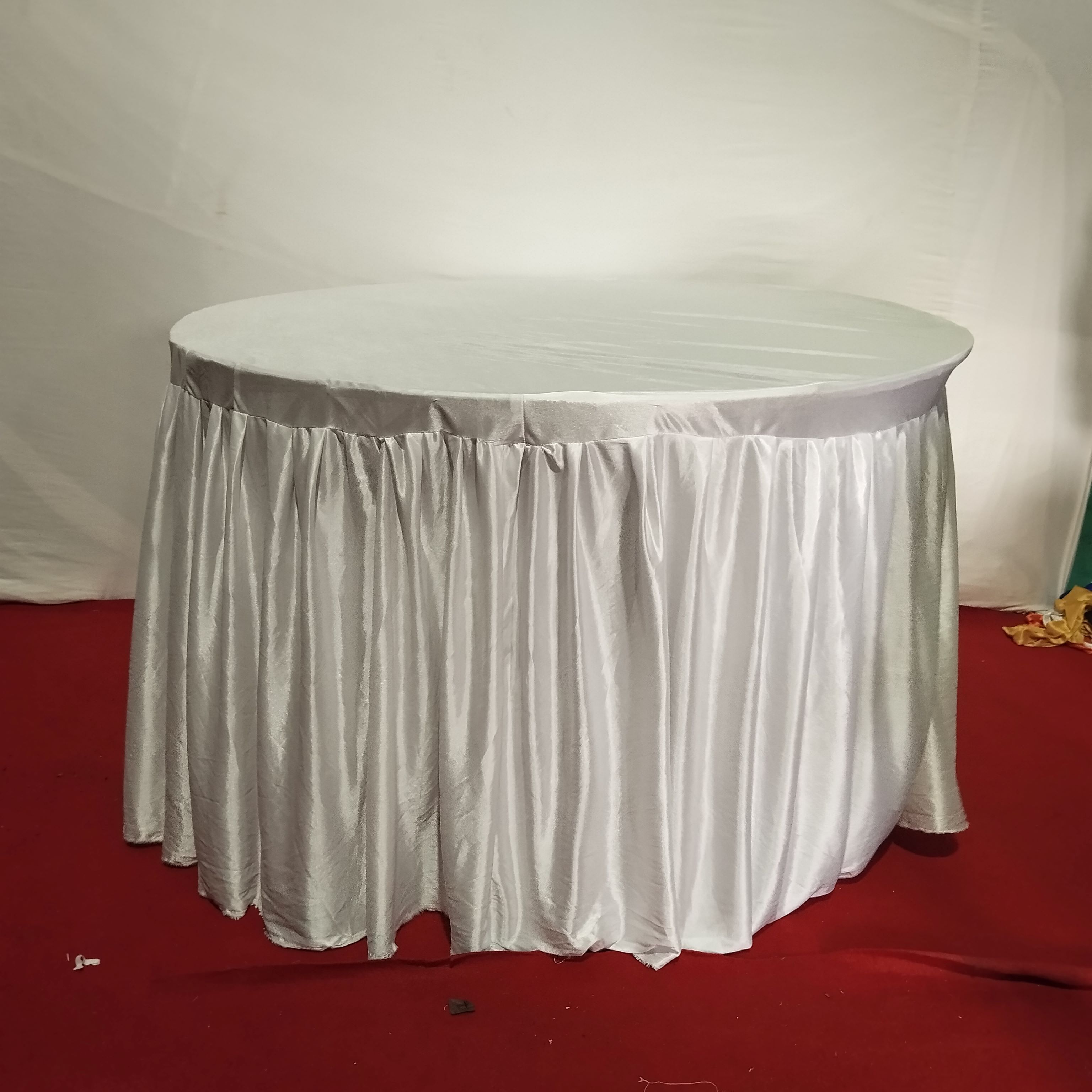 Round Wooden Catering Table (4 Seats, Normal White Cover)