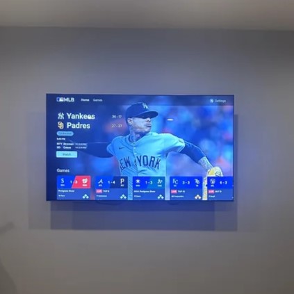 LED TV with Wall Mount (32 inch)