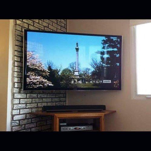 LED TV with Wall Mount (42 inch)