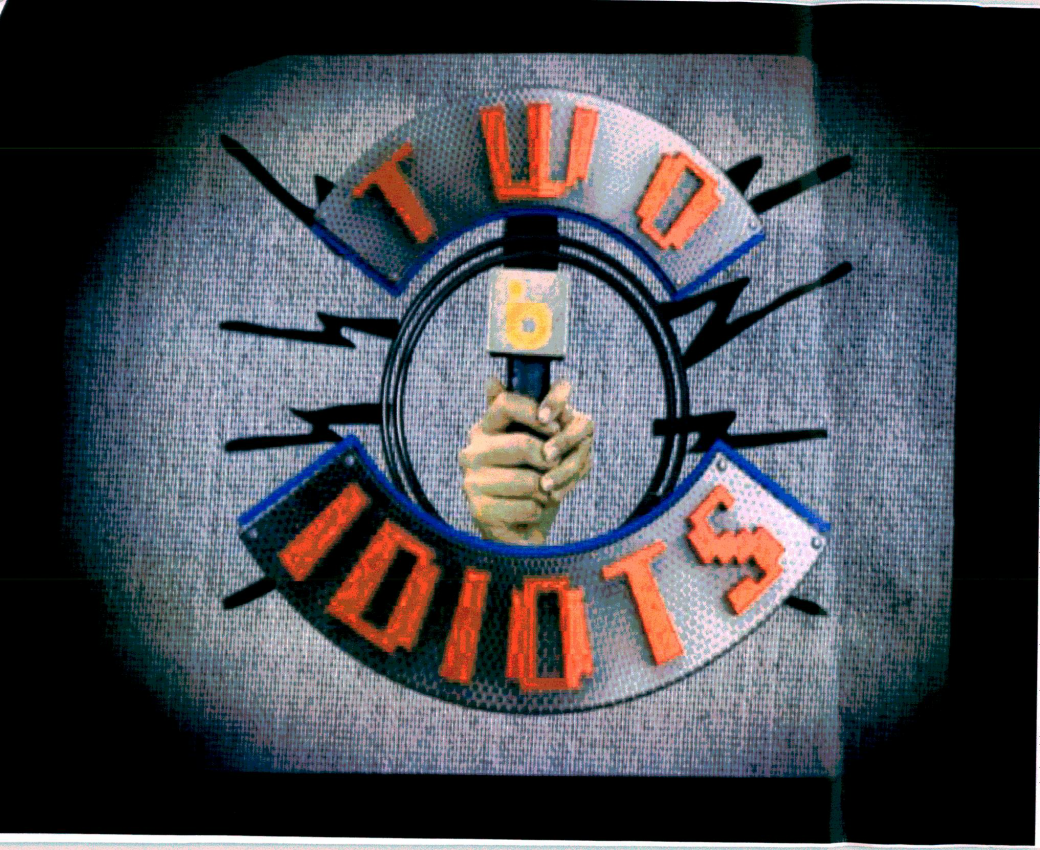 Two Idiots Device mark 1915370 Trademark