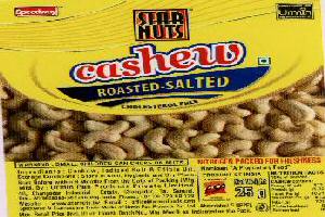 Star Nuts Cashew With Label Device mark 1676410 Trademark