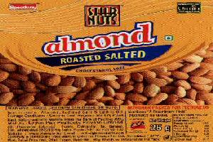 Star Nuts Almond With Label Device mark 1676415 Trademark