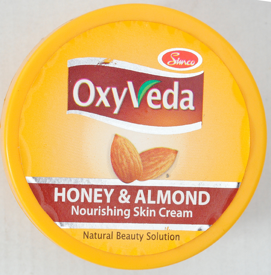 Simco Oxyveda Honey & Almond Device mark 3438149 Trademark