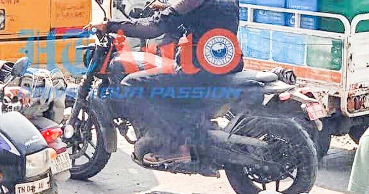 Upcoming Royal Enfield Hunter 450 Spotted Testing Again - midground