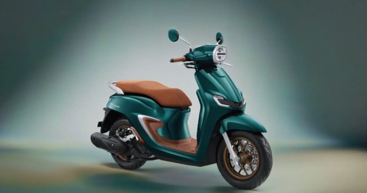 Introducing the New Honda Stylo 160cc Scooter - front