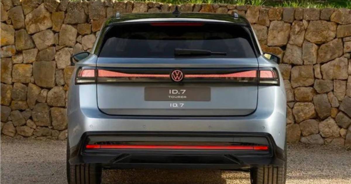 Unveiling the Volkswagen ID 7 Tourer: A New Era of Electric Mobility - top