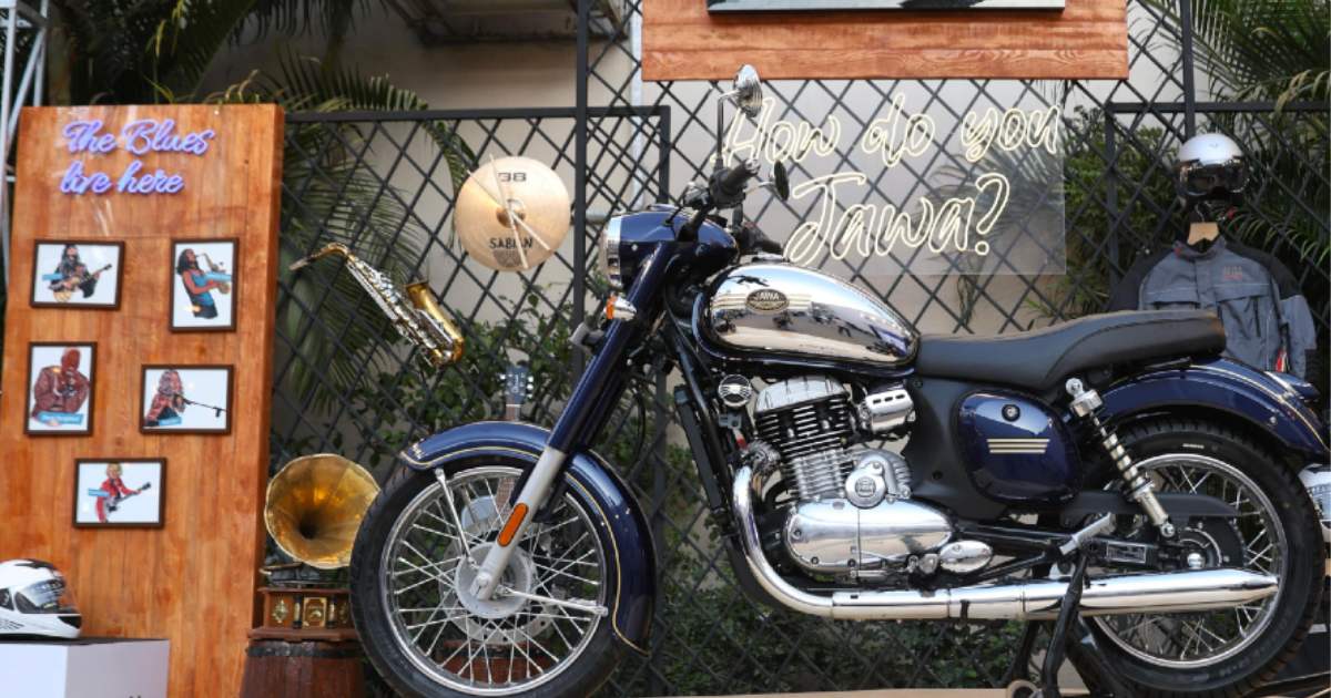 Jawa 350 Blue: Exploring the New Color Option - background