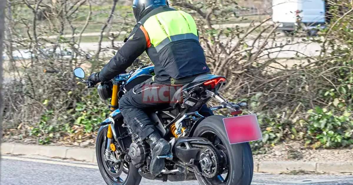 Updated Triumph Speed Triple 1200 RS: Testing Phase Spotted - close-up