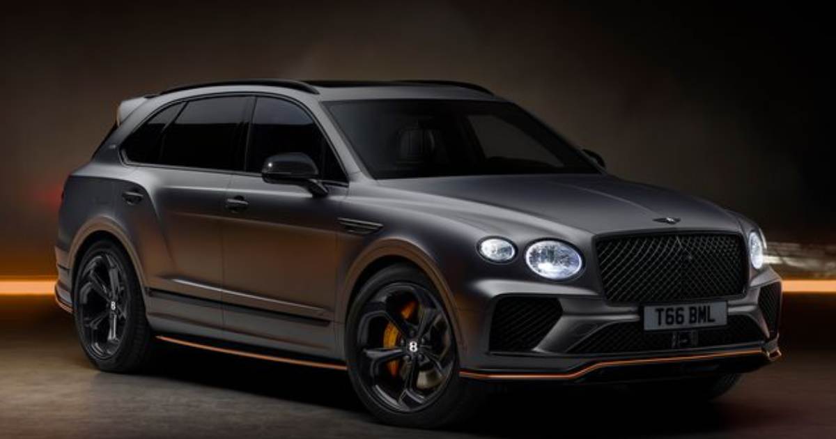 Bentley Unveils Bentayga S Black Edition - portrait