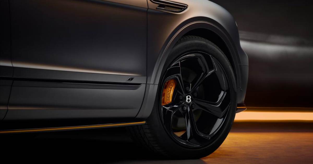 Bentley Unveils Bentayga S Black Edition - landscape