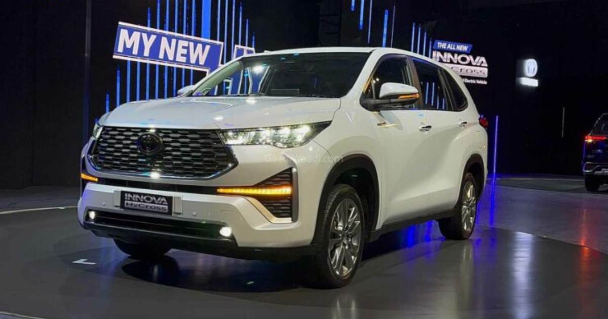 New Toyota Innova Hycross GX (O) Now Available at Rs 20.99 Lakh - close up